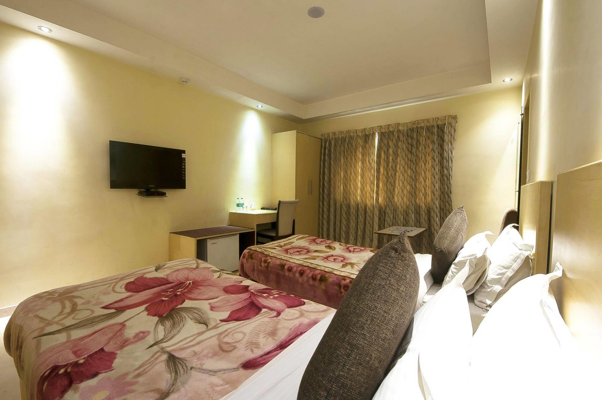 Mayur Hotel New Delhi Ngoại thất bức ảnh